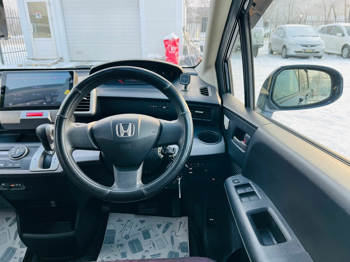 Honda Freed Spike, 2010