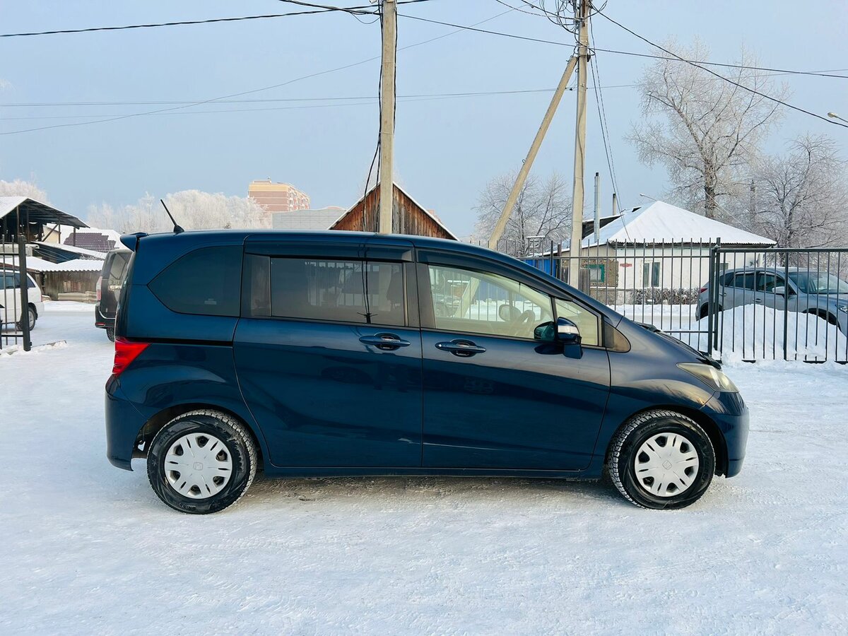 Honda Freed Spike, 2010