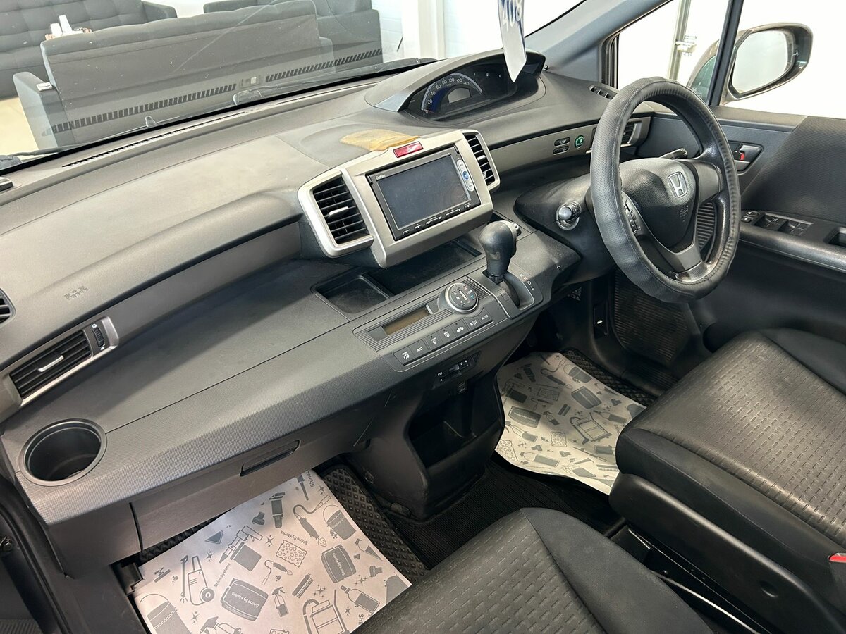 Honda Freed Spike, 2013