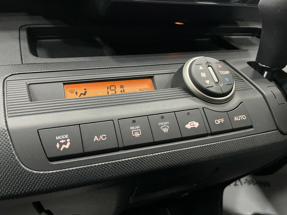 Honda Freed Spike, 2010