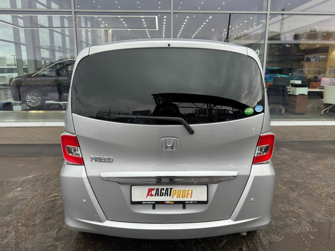 Honda Freed Spike, 2014