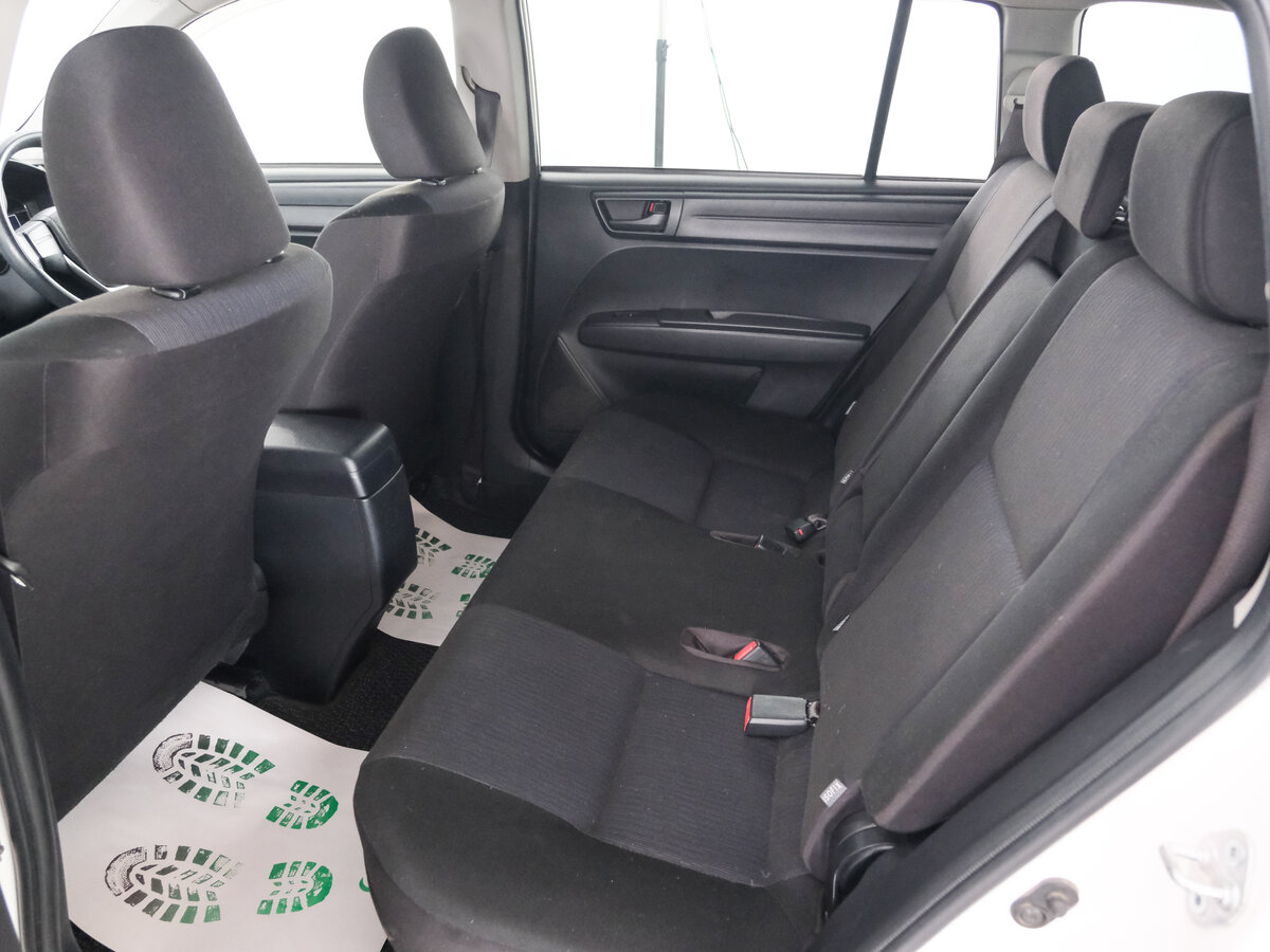 Toyota Corolla Fielder, 2017