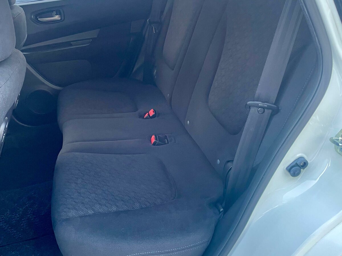 Nissan Wingroad, 2012