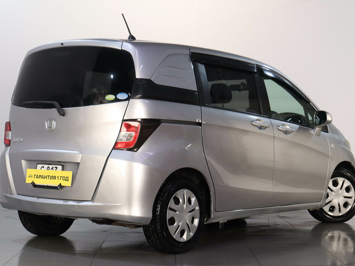 Honda Freed Spike, 2010