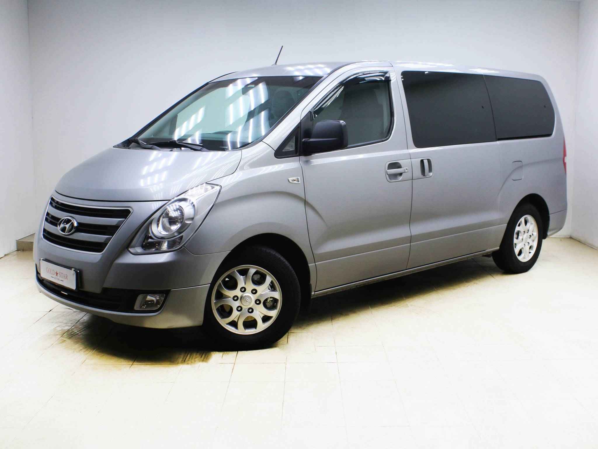 Hyundai H-1