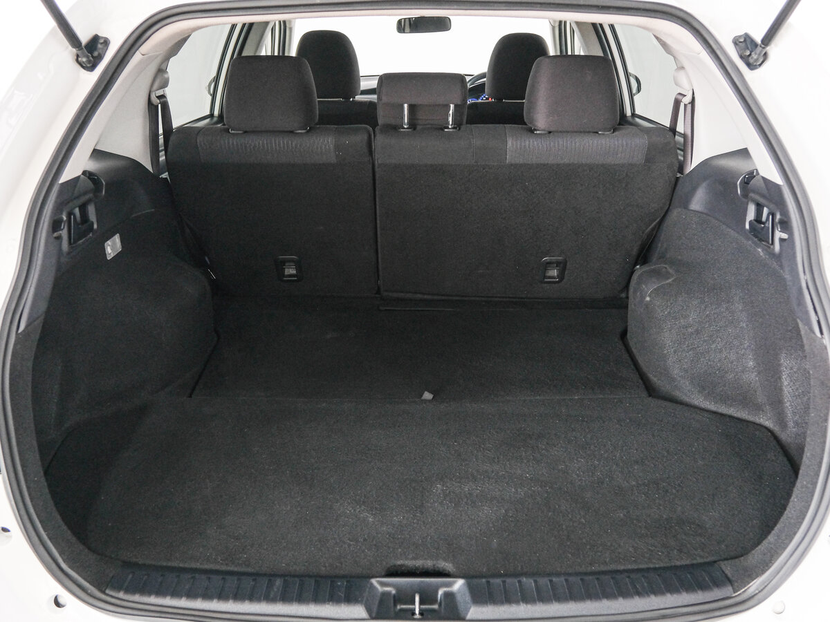 Toyota Corolla Fielder, 2017