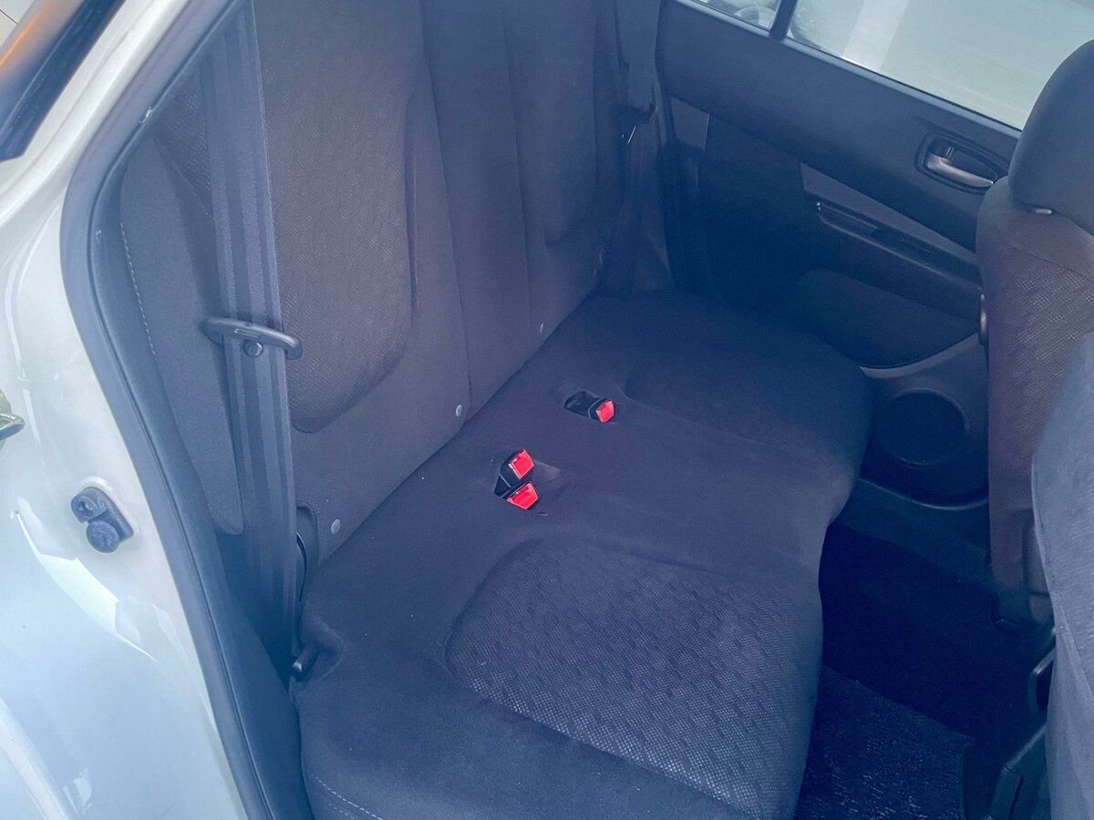 Nissan Wingroad, 2012