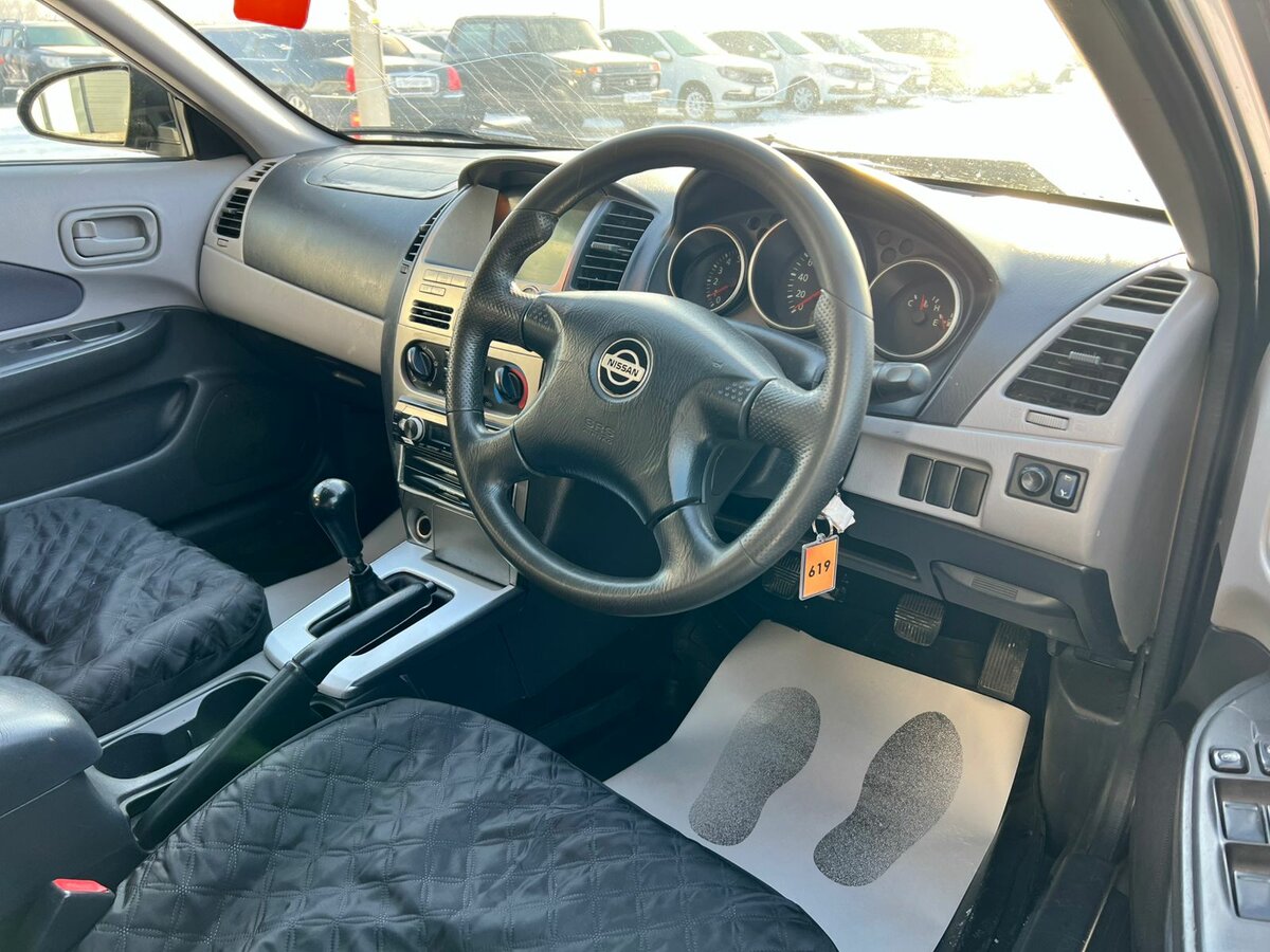 Nissan Wingroad, 2001