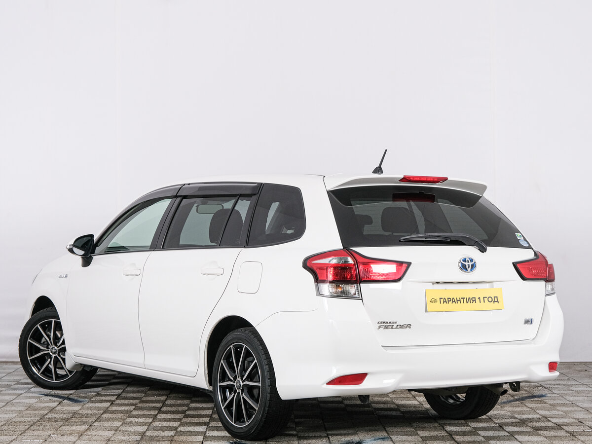 Toyota Corolla Fielder, 2017