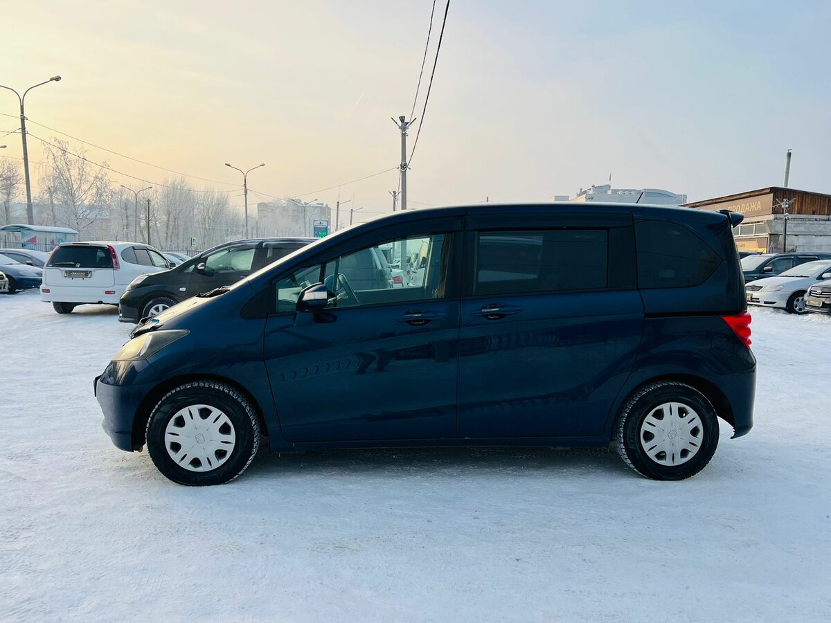 Honda Freed Spike, 2010