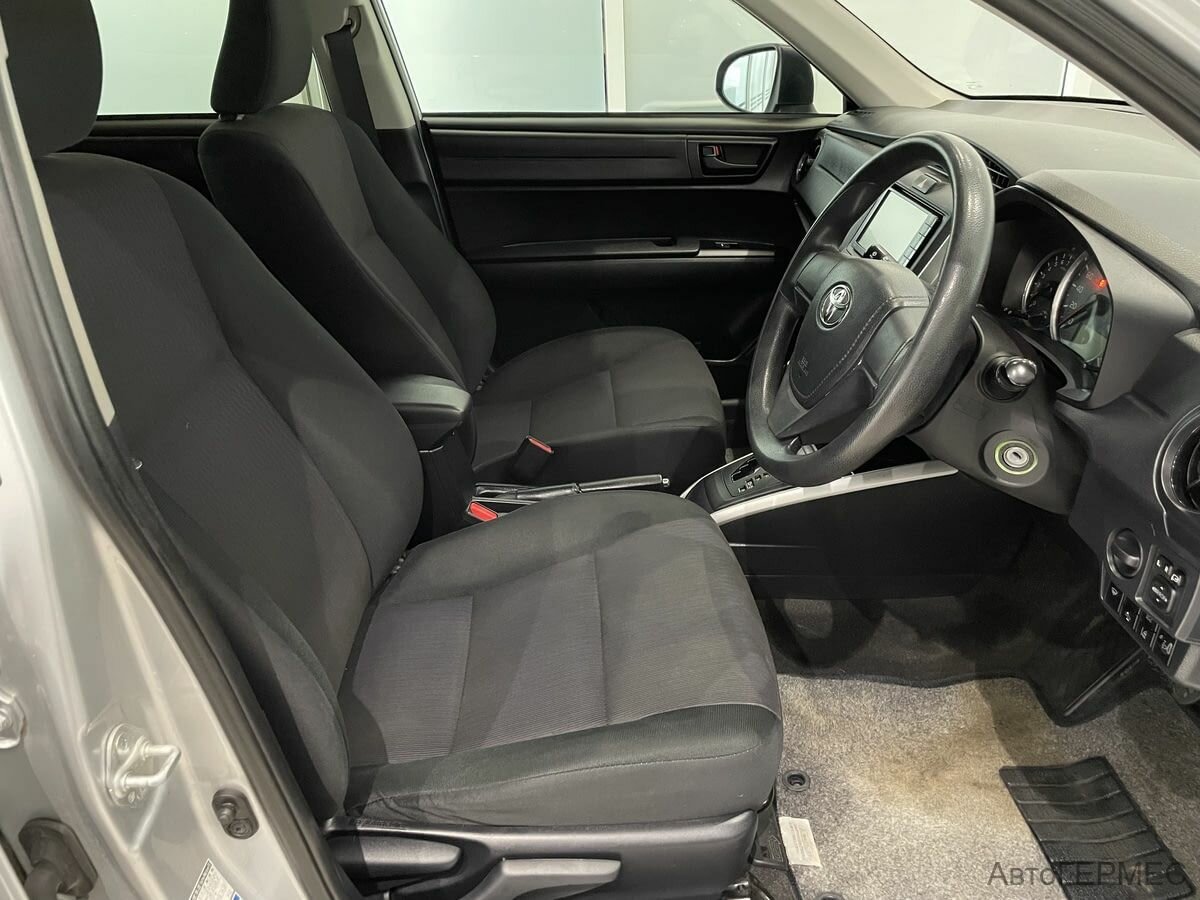 Toyota Corolla Fielder, 2016