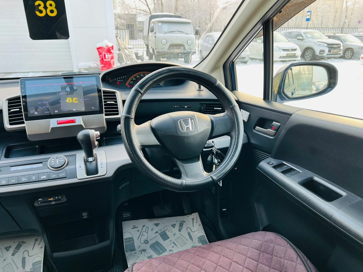 Honda Freed Spike, 2010