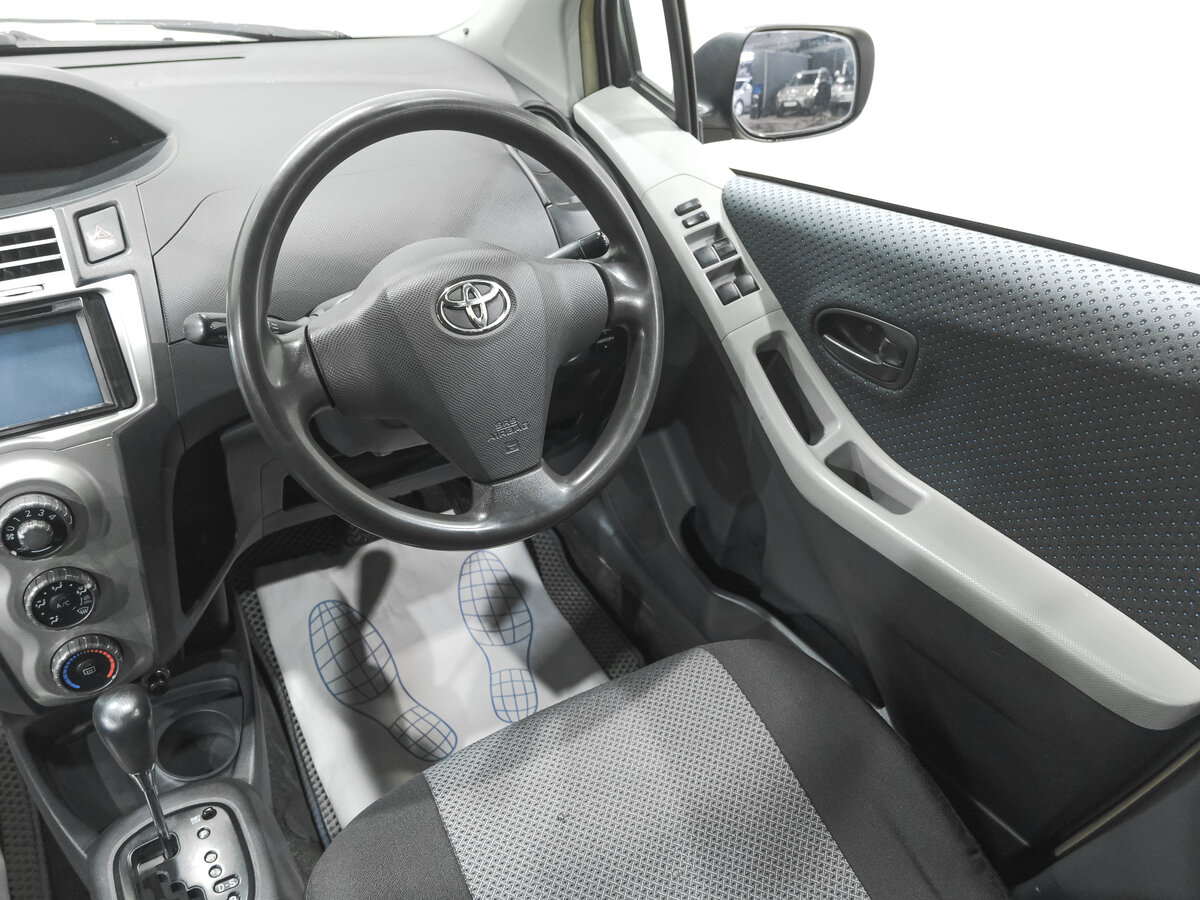 Toyota Vitz, 2005
