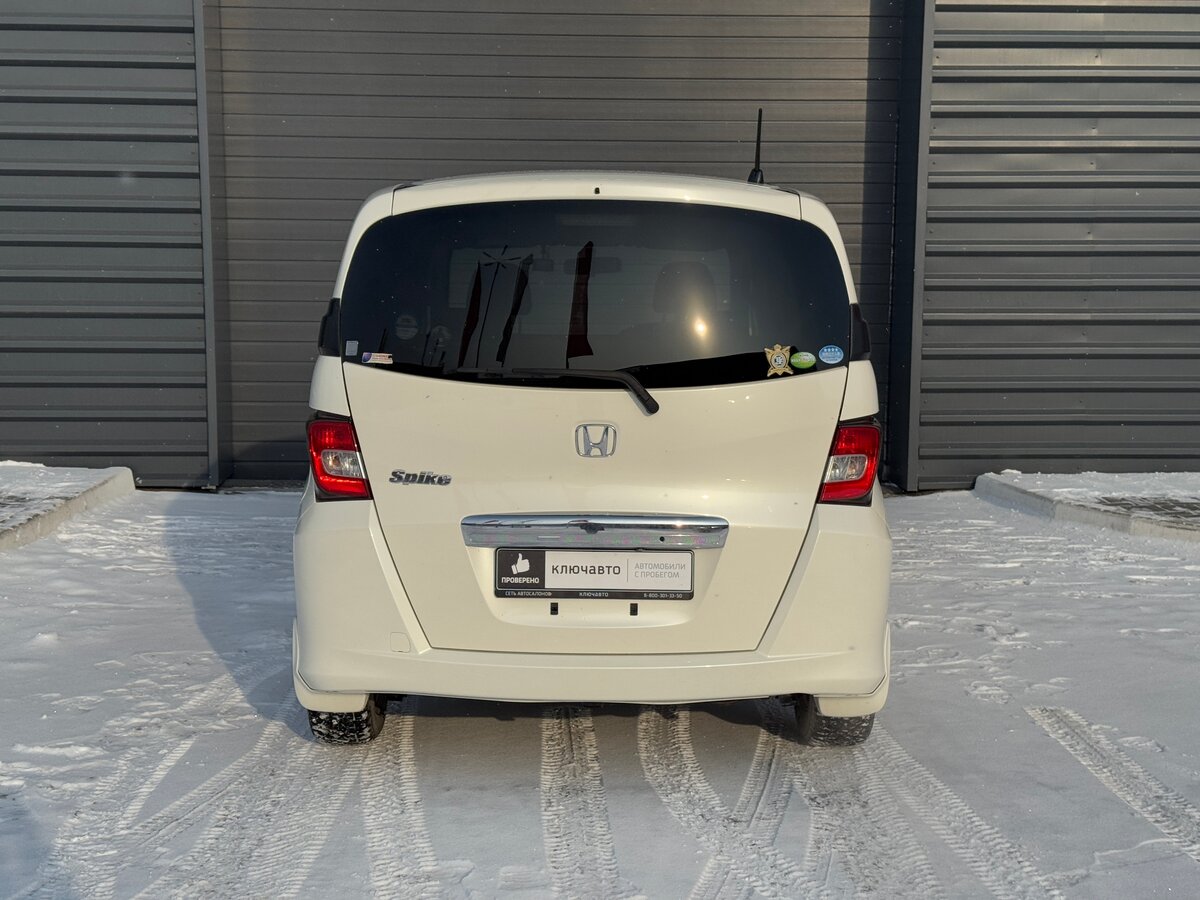 Honda Freed Spike, 2010