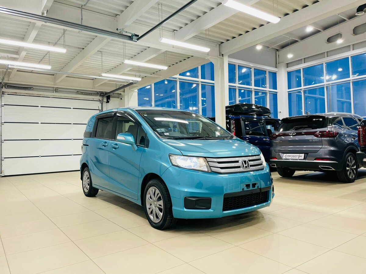 Honda Freed Spike, 2013