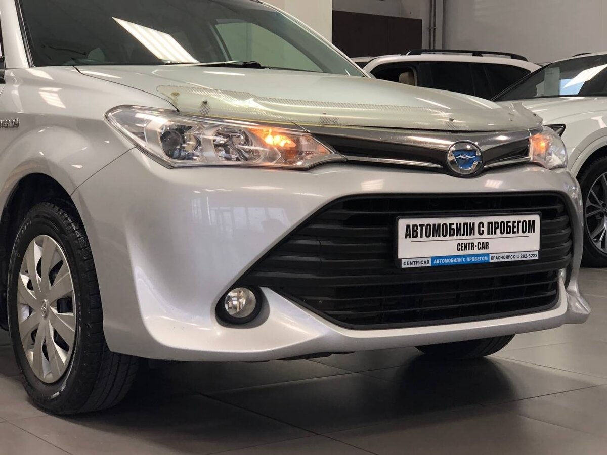 Toyota Corolla Fielder, 2015