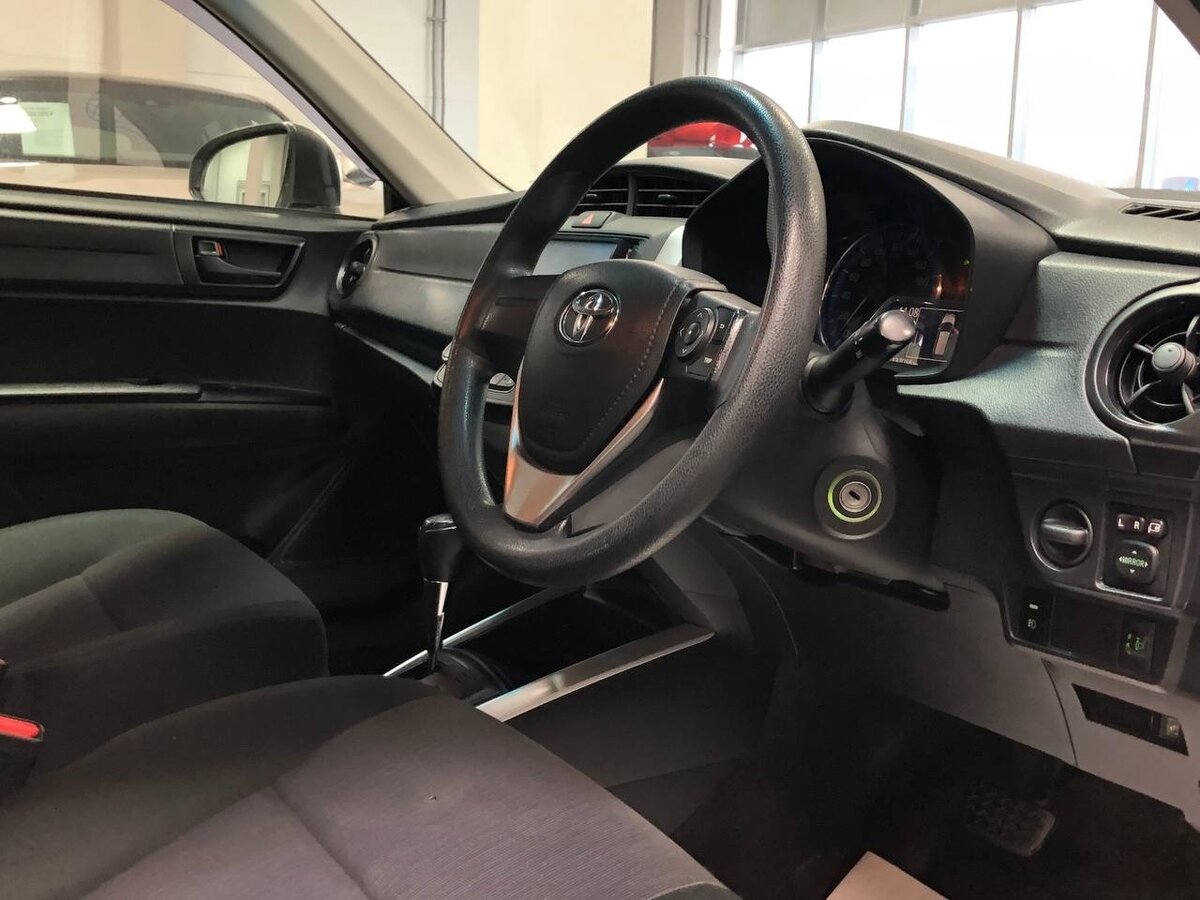 Toyota Corolla Fielder, 2015