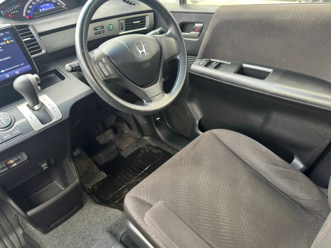 Honda Freed Spike, 2014