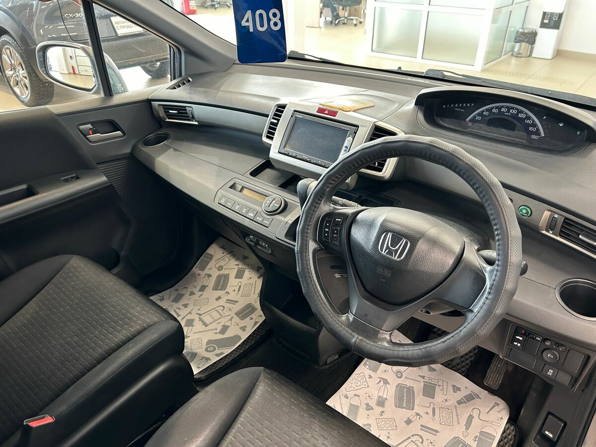 Honda Freed Spike, 2013