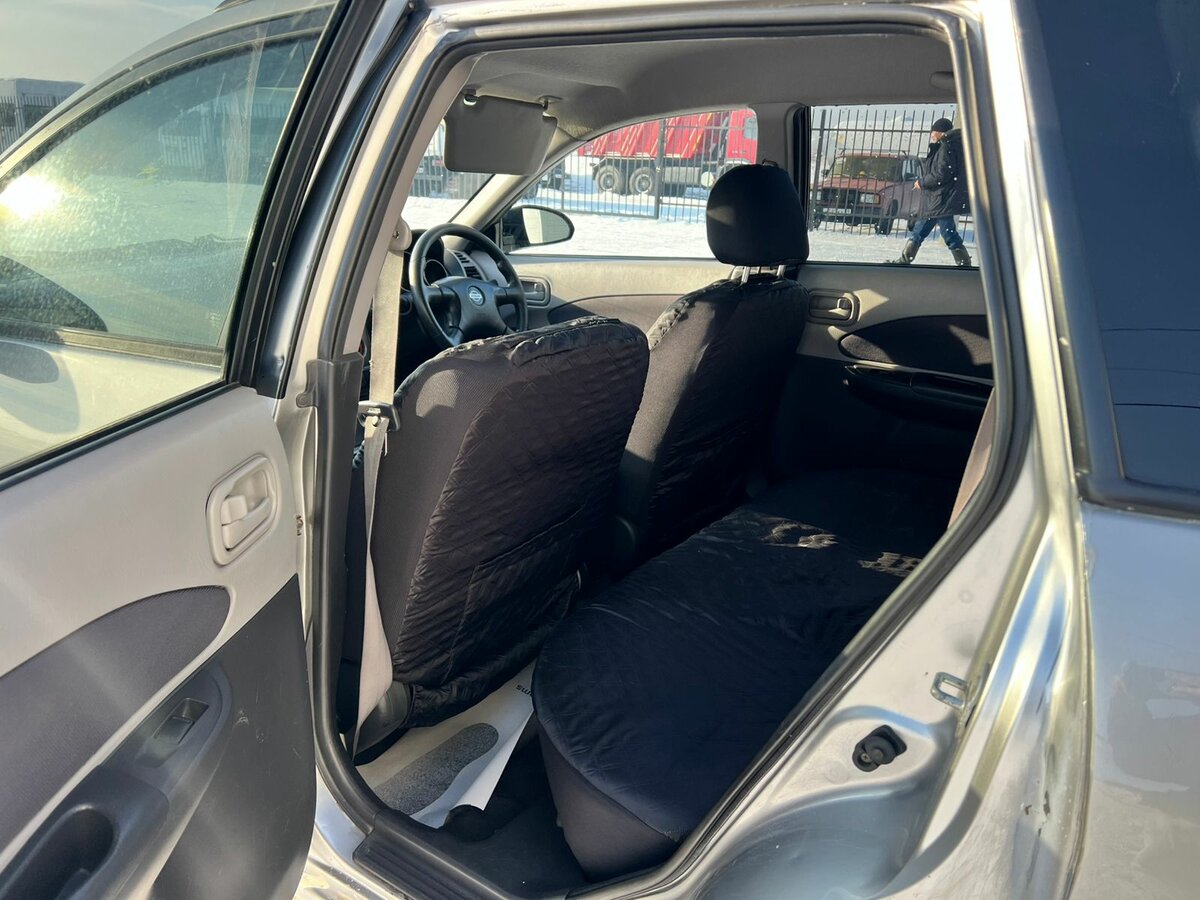 Nissan Wingroad, 2001