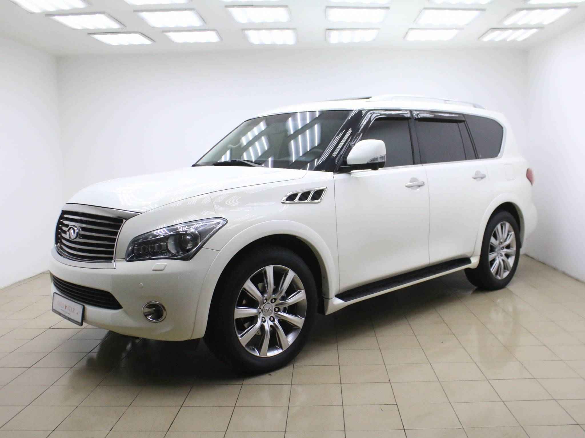Infiniti QX56