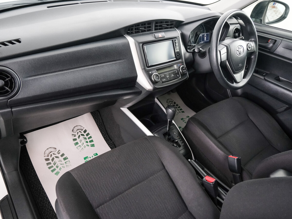 Toyota Corolla Fielder, 2017