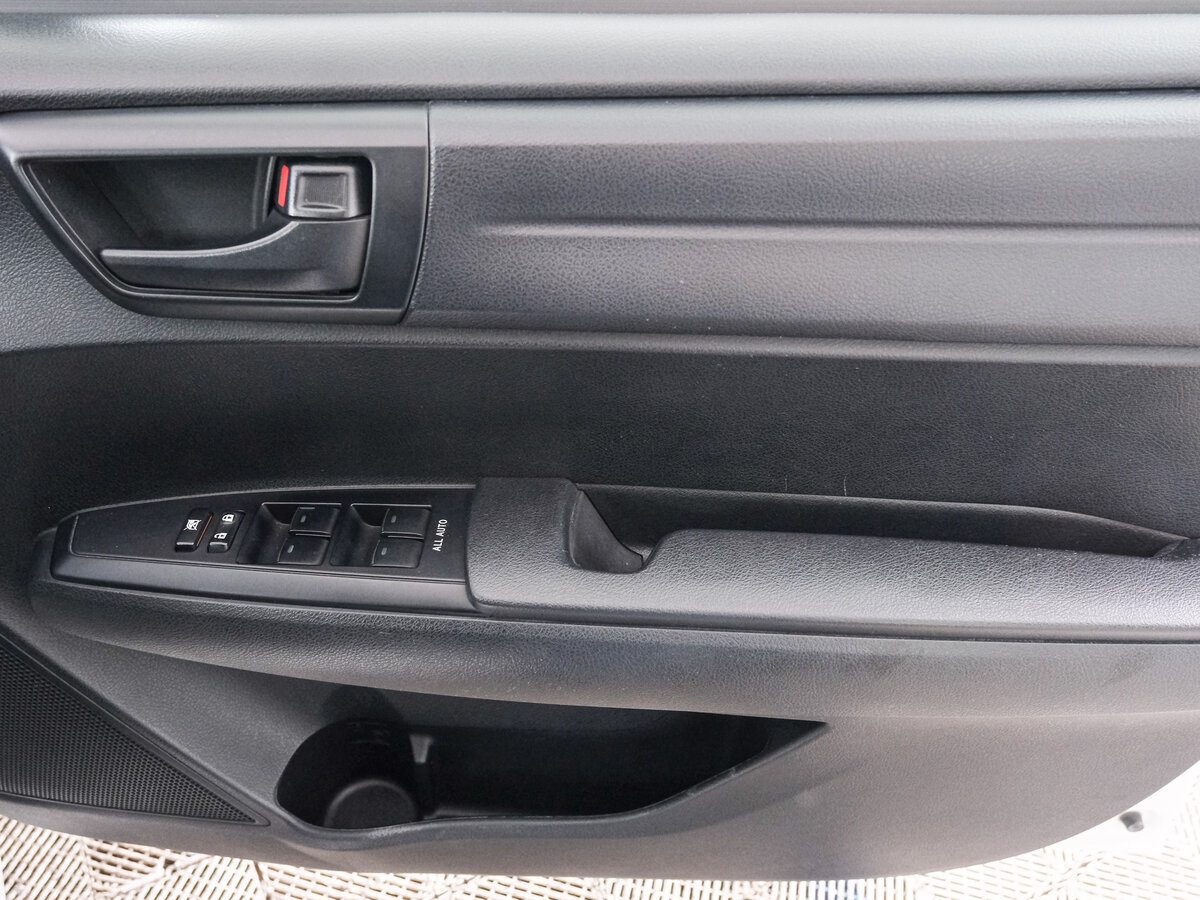 Toyota Corolla Fielder, 2017