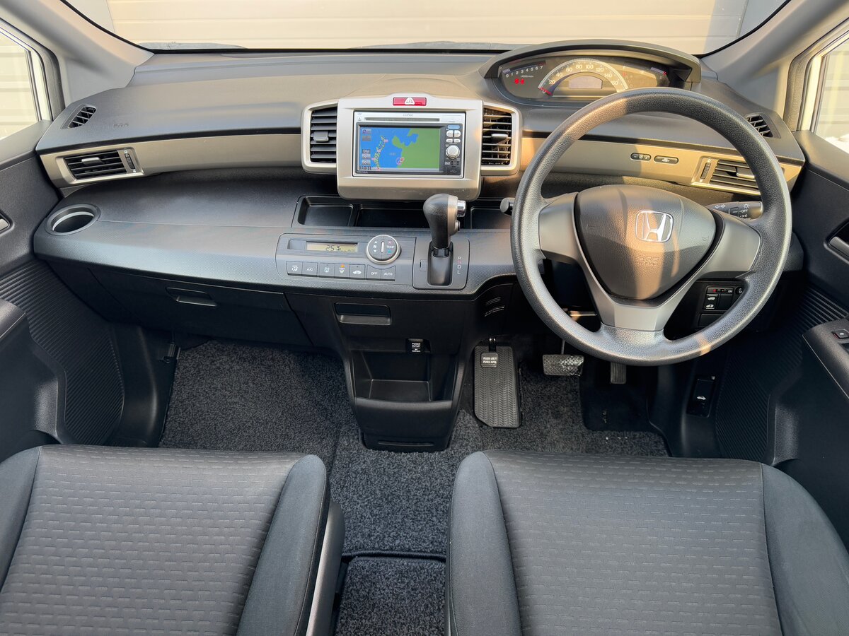 Honda Freed Spike, 2010