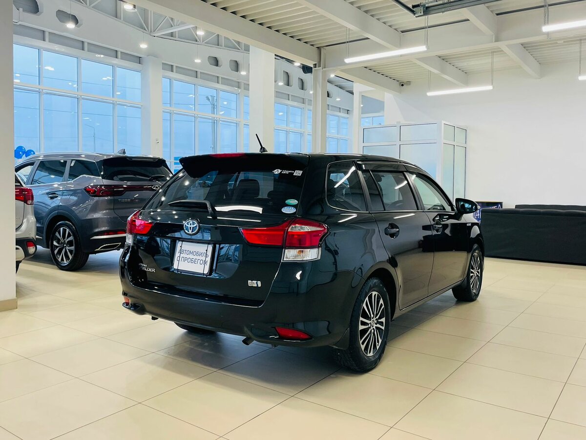 Toyota Corolla Fielder, 2017