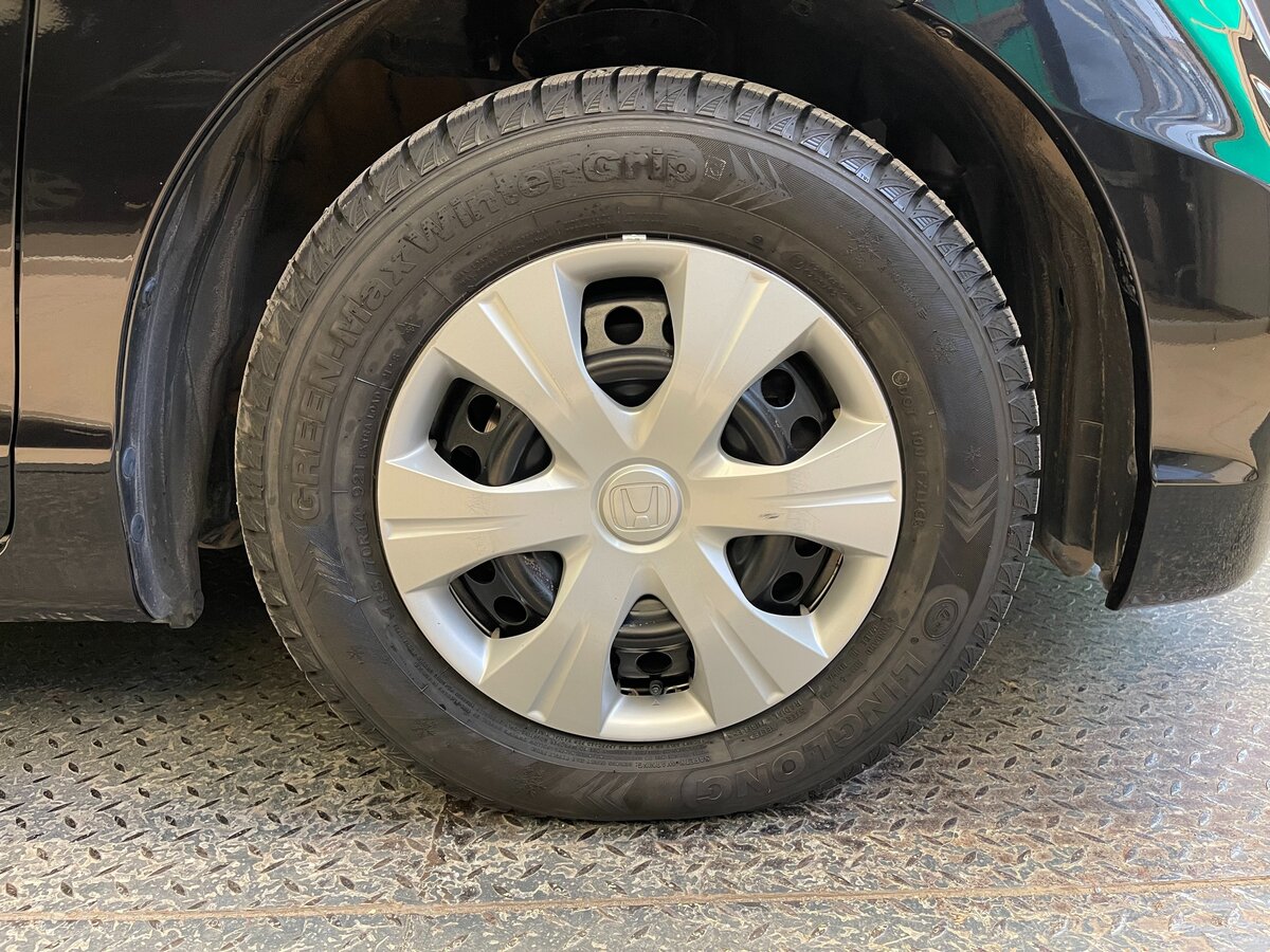 Honda Freed Spike, 2012