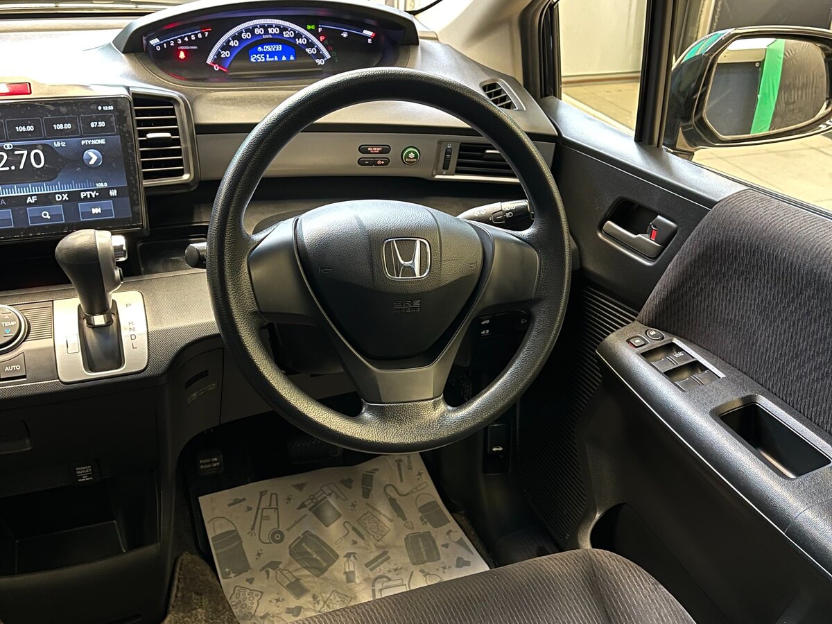 Honda Freed Spike, 2012