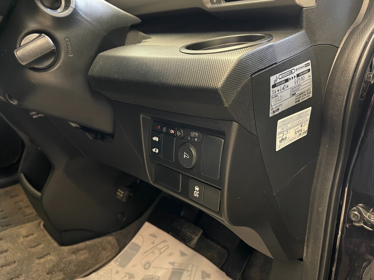 Honda Freed Spike, 2012