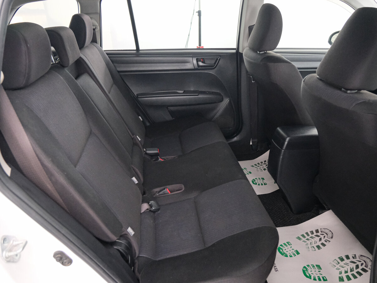 Toyota Corolla Fielder, 2017