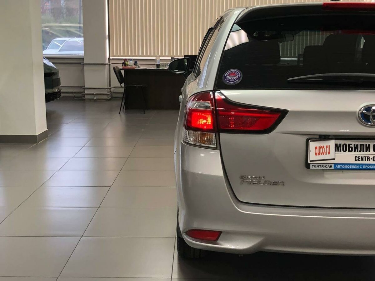 Toyota Corolla Fielder, 2015