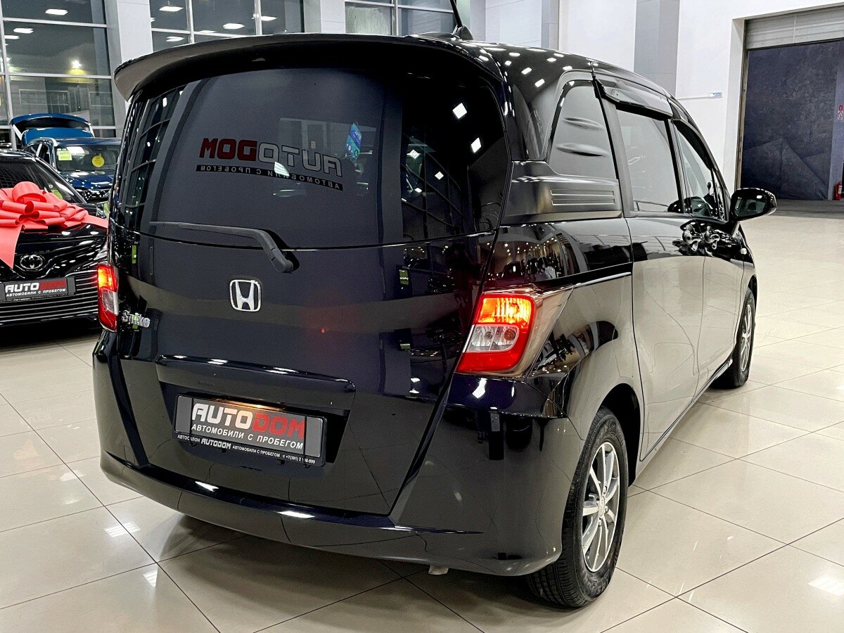 Honda Freed Spike, 2010