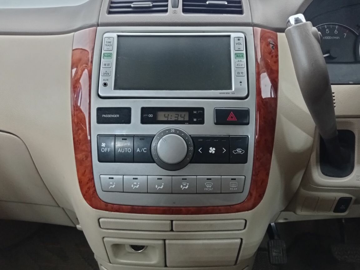 Toyota Ipsum, 2008