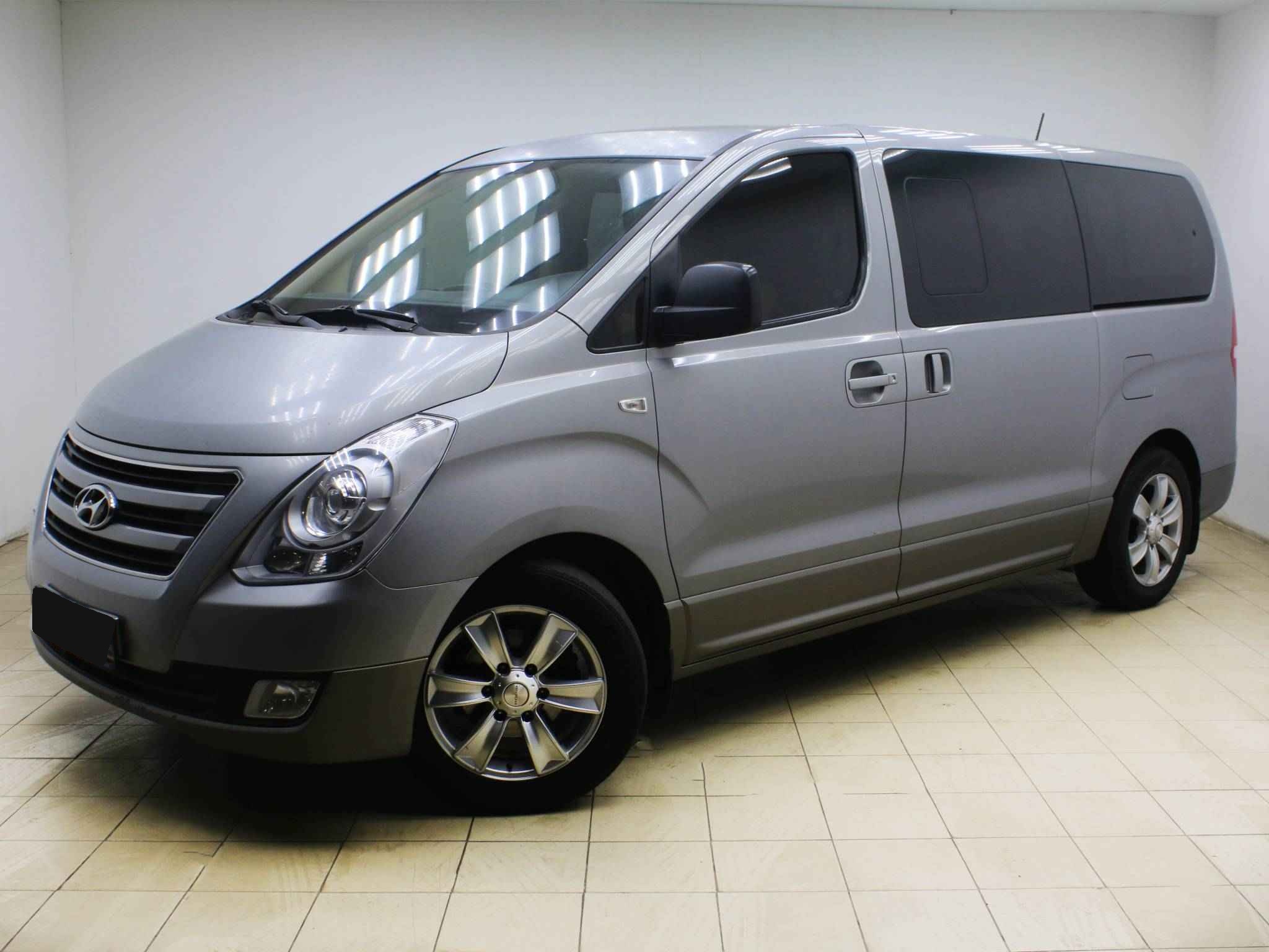 Hyundai H-1