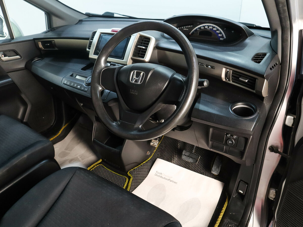 Honda Freed Spike, 2010