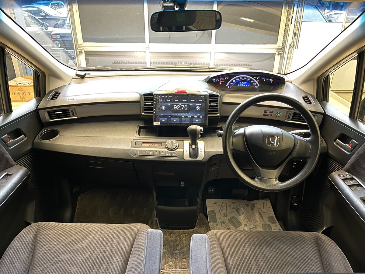 Honda Freed Spike, 2012