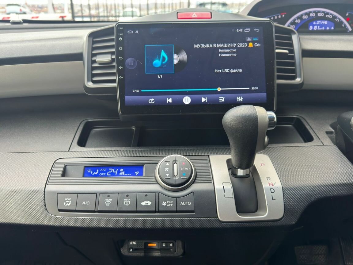 Honda Freed Spike, 2014