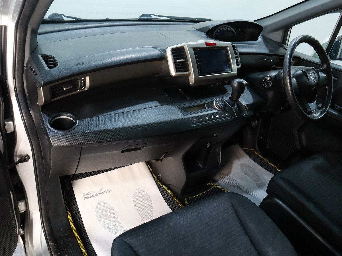 Honda Freed Spike, 2010