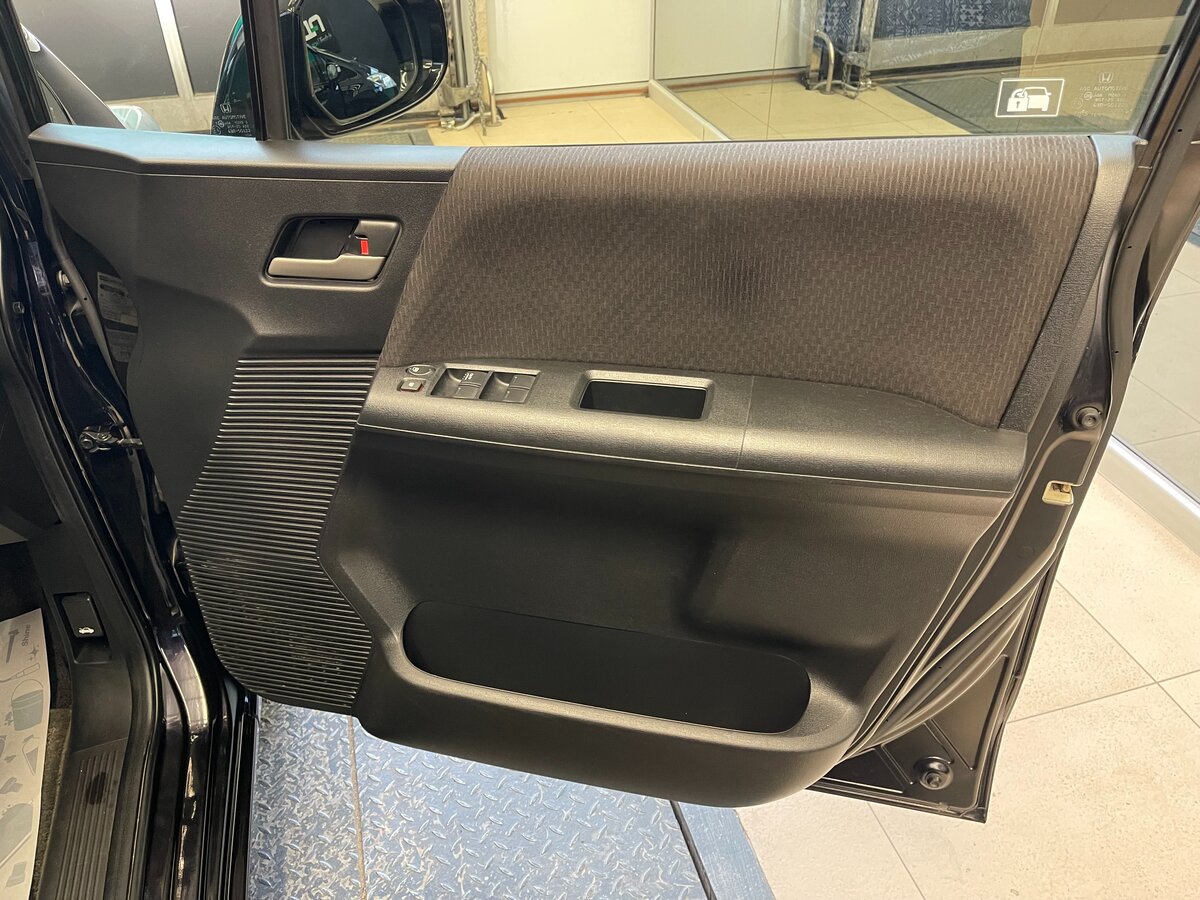 Honda Freed Spike, 2012