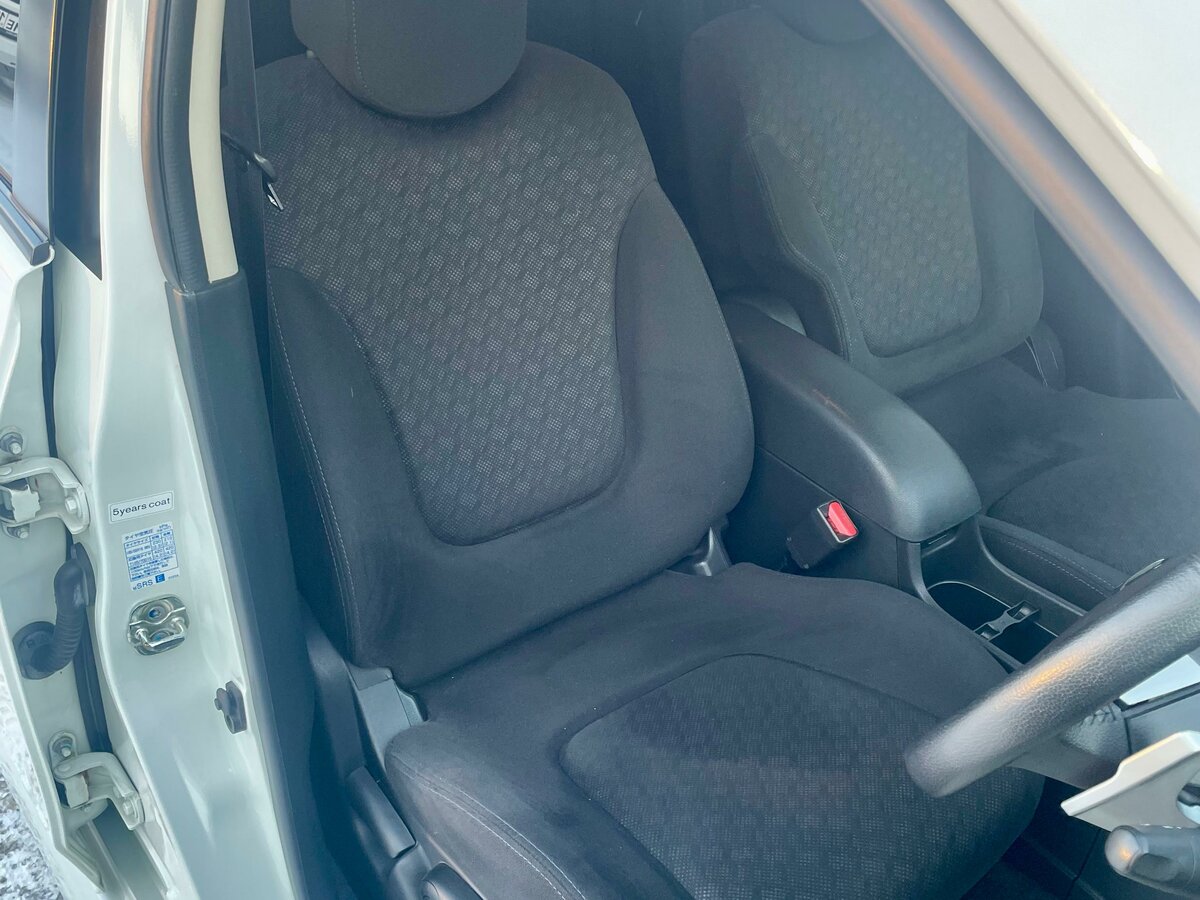 Nissan Wingroad, 2012