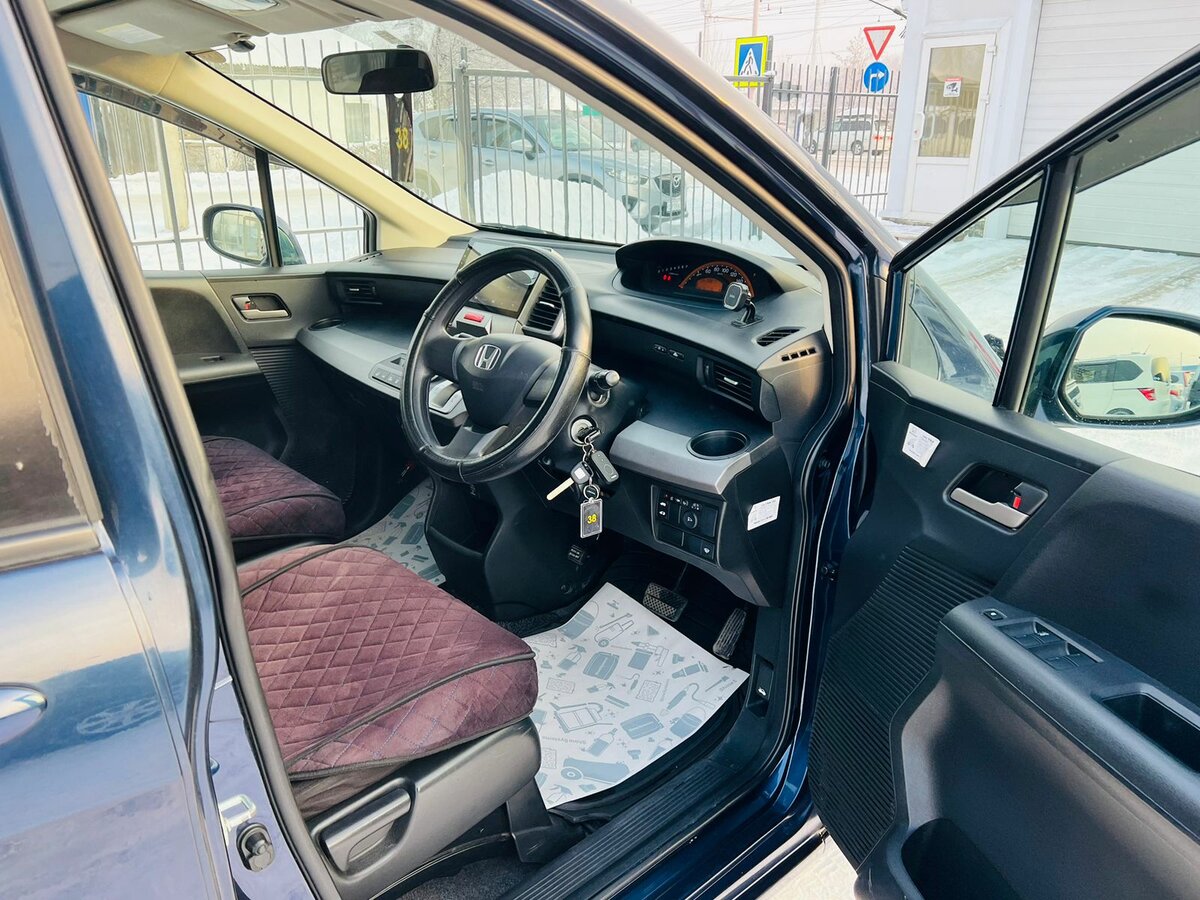 Honda Freed Spike, 2010