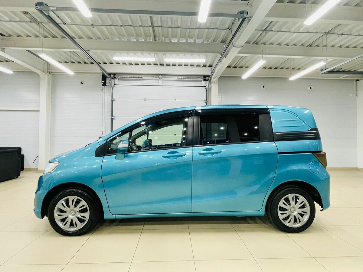 Honda Freed Spike, 2013