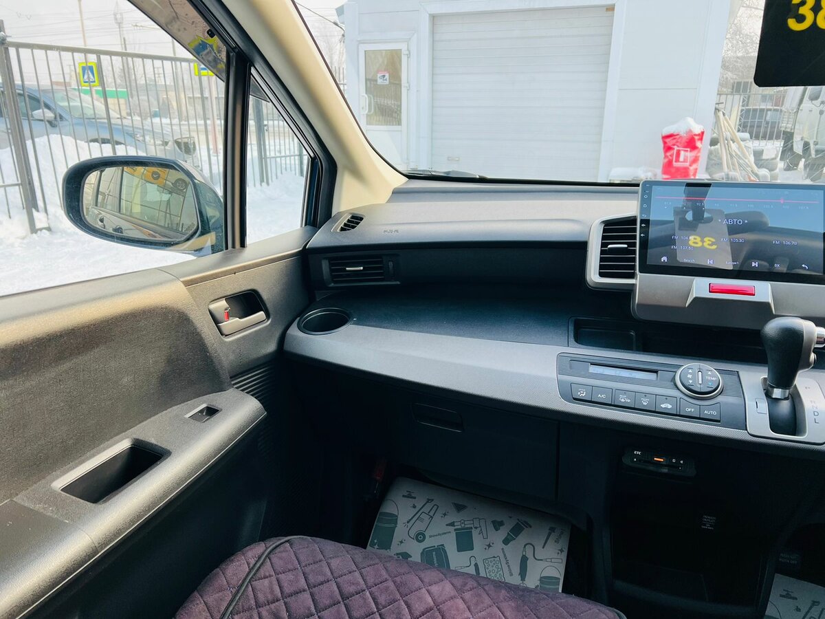 Honda Freed Spike, 2010