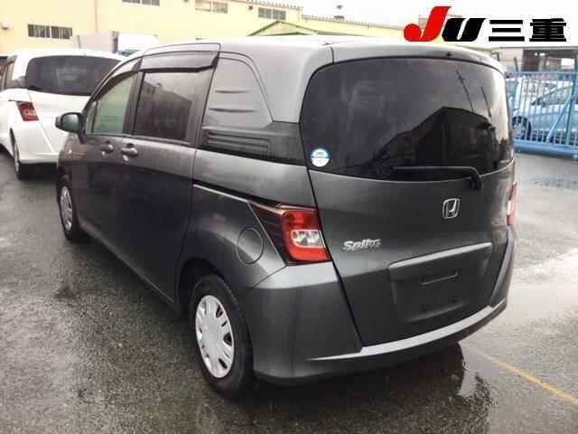 Honda Freed Spike, 2013