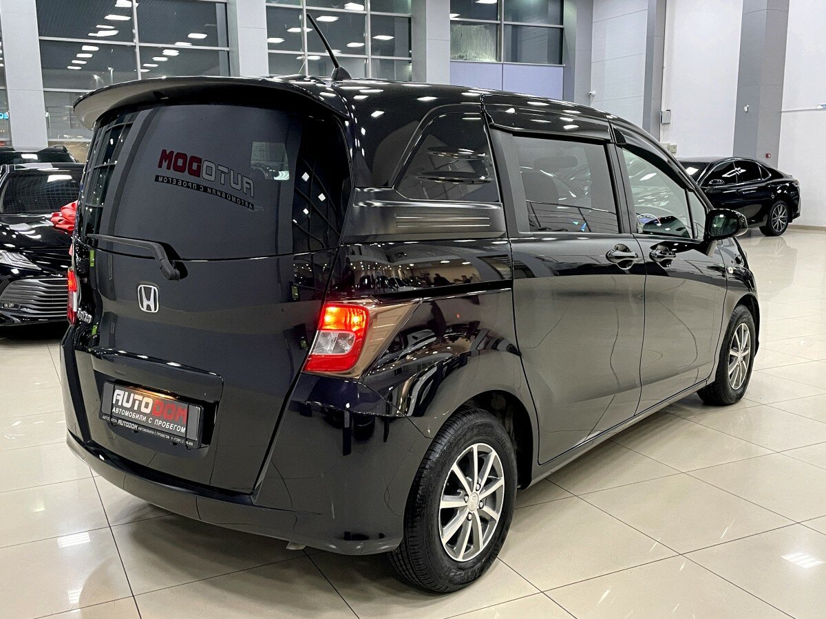 Honda Freed Spike, 2010