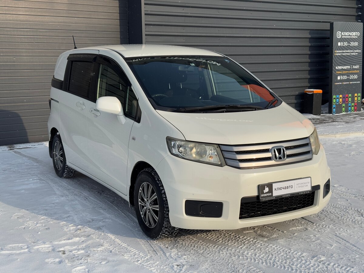 Honda Freed Spike, 2010