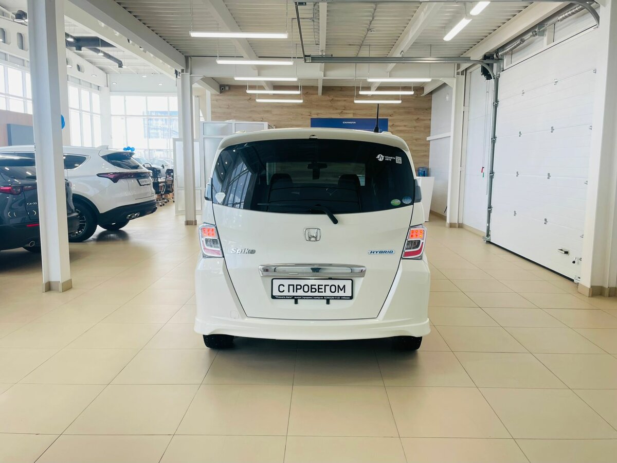 Honda Freed Spike, 2012